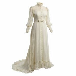 Vintage 1970s Ivory Lace Wedding Gown Prairie Boho  Style Long Sleeve and Veil